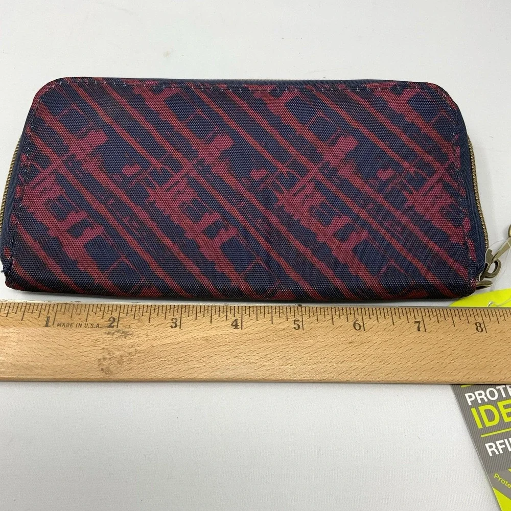 Travelon Wallet RFID Blocking Clutch Wristlet Red & Blue Art‎ Pattern Zip Around